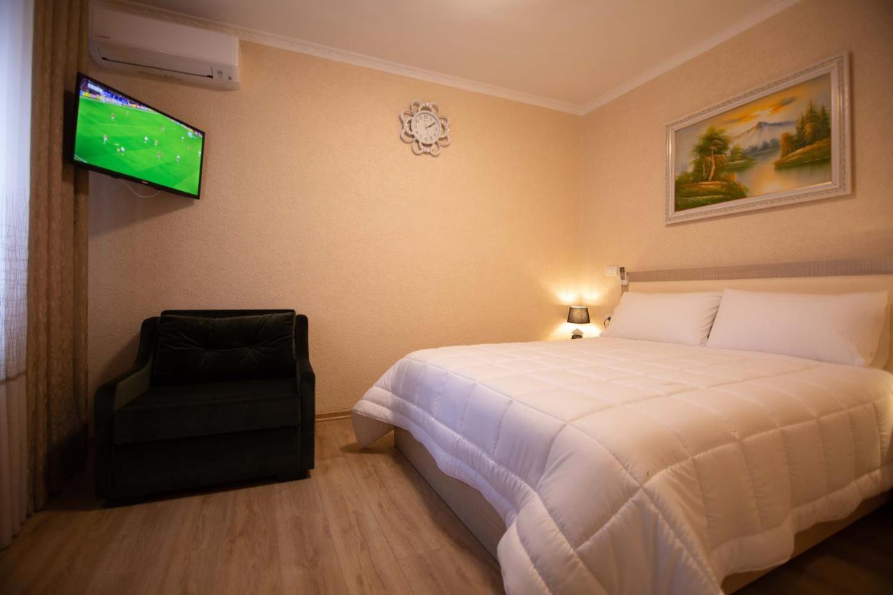 Vila Lika Hotel Korce Exterior foto