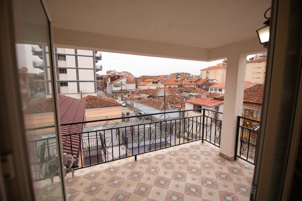Vila Lika Hotel Korce Exterior foto