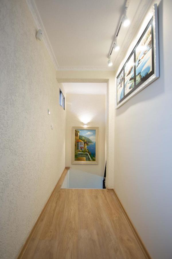 Vila Lika Hotel Korce Exterior foto