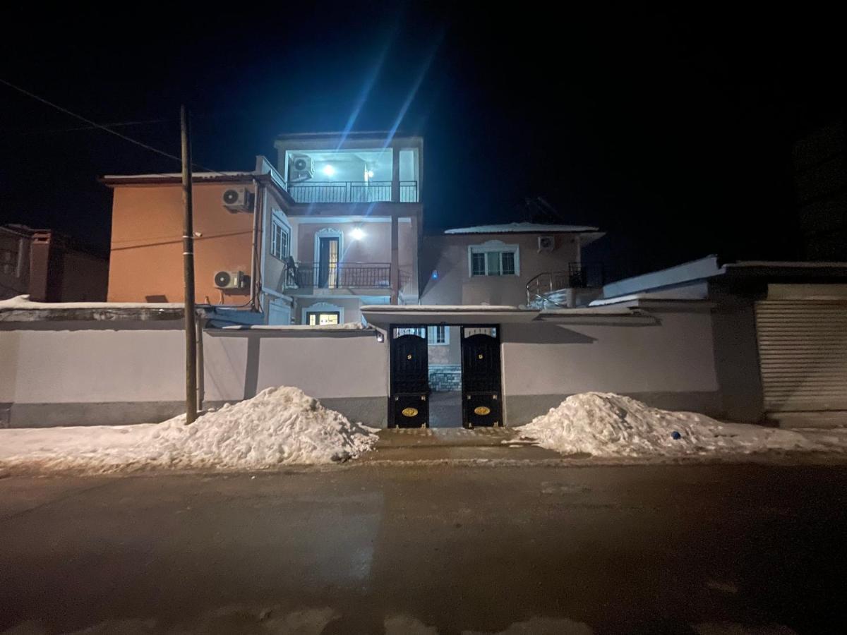 Vila Lika Hotel Korce Exterior foto