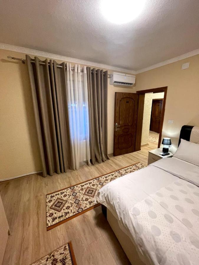 Vila Lika Hotel Korce Exterior foto