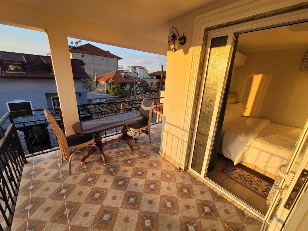 Vila Lika Hotel Korce Exterior foto