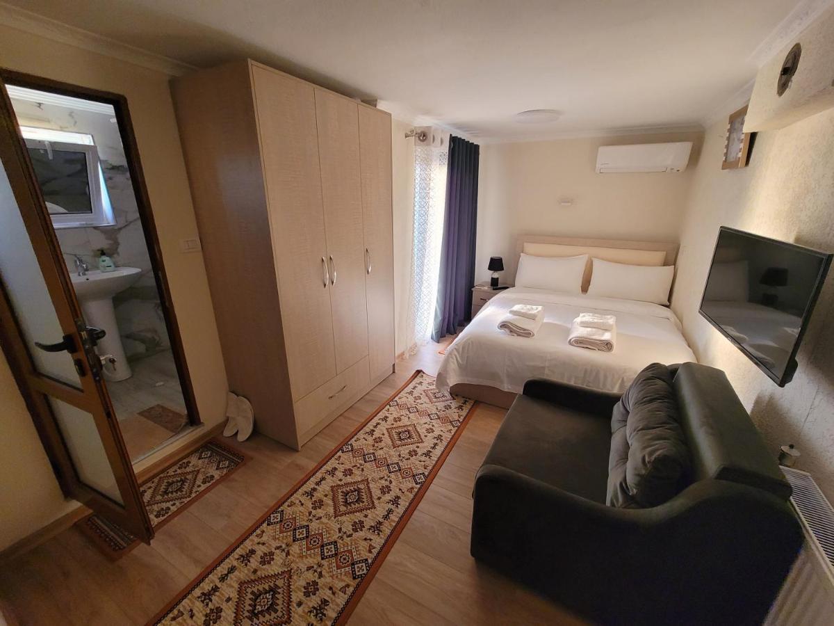 Vila Lika Hotel Korce Exterior foto